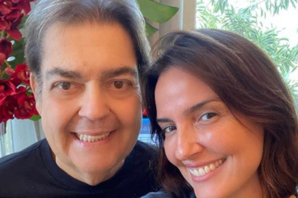 Faustão e a esposa, Luciana Cardoso (Foto: Reprodução/X)