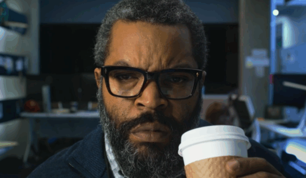 Ice Cube tenta salvar o mundo em um filme descompensado (Foto: Reprodução/Prime Video)