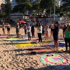 Aulas de ioga acontecem toda segunda-feira (Foto: Ascom/Prefeitura de Vila Velha)