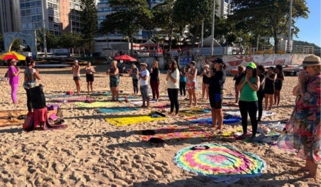 Aulas de ioga acontecem toda segunda-feira (Foto: Ascom/Prefeitura de Vila Velha)