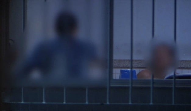 mãe desabafa ao ver filho detido