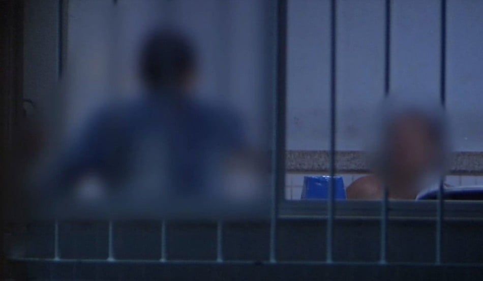 mãe desabafa ao ver filho detido