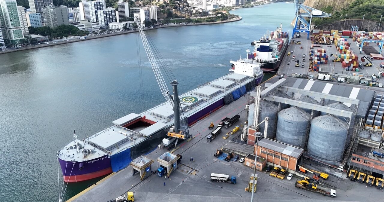 Vports dobra capacidade para receber navios Panamax
