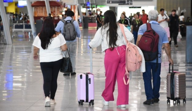 Passageiros no aeroporto de Vitória