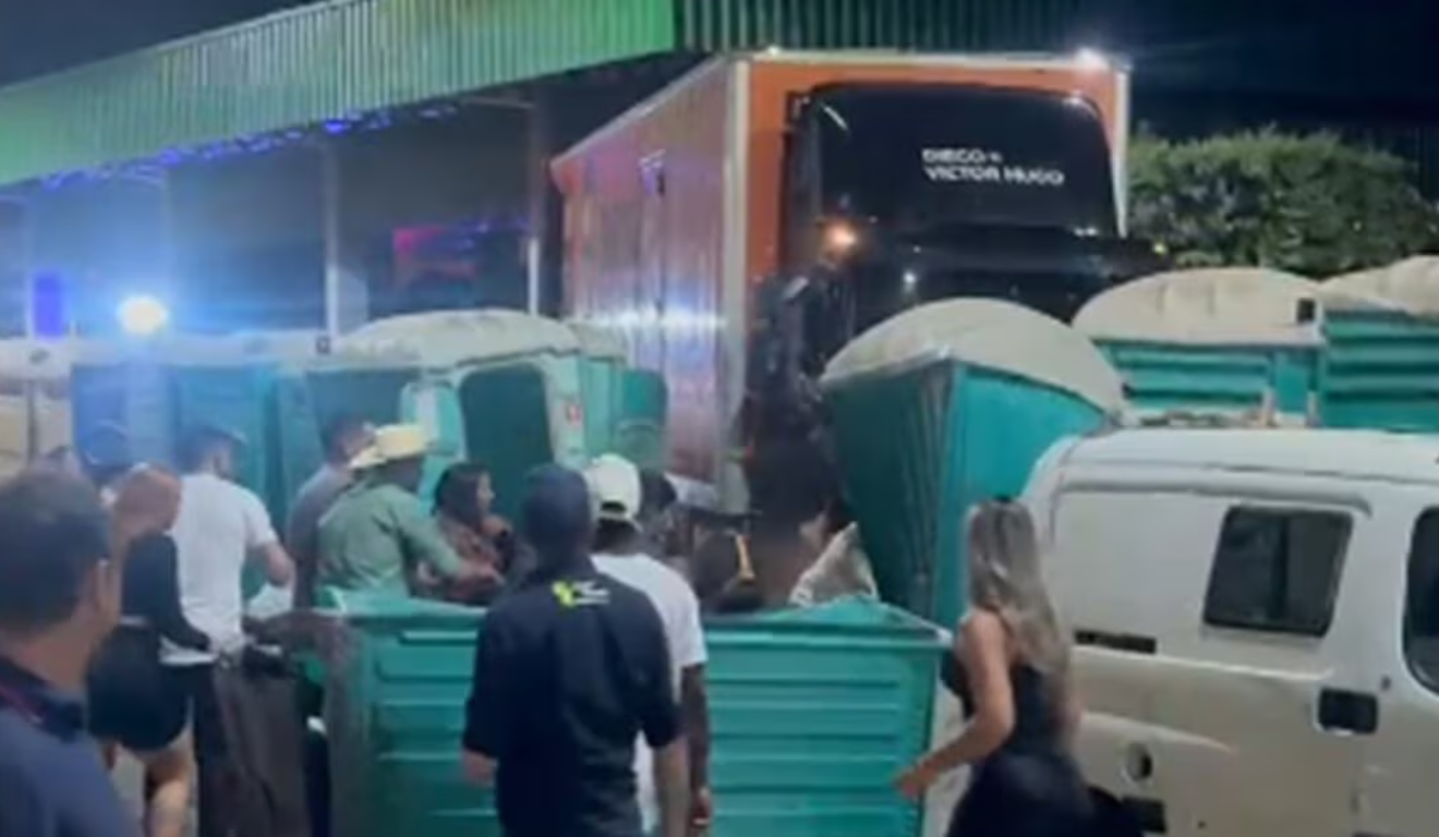 Acidente com carreta durante show em Itaberaí deixou feridos/Foto: Reprodução Acidente com carreta durante show em Itaberaí deixou feridos/Foto: Reprodução