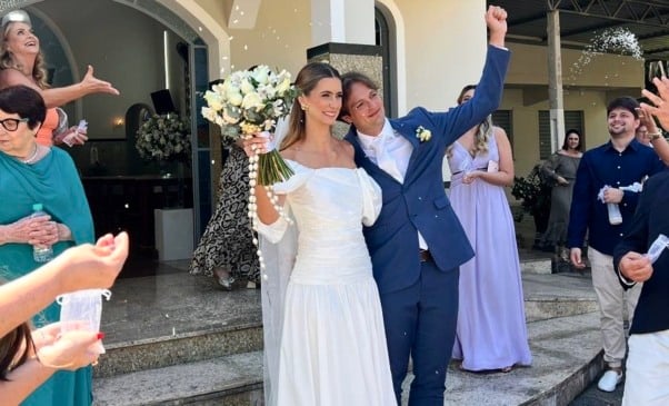 O cenário campestre naturalmente bonito predominou no casamento de Mariah Ferrari e Thales Lopes