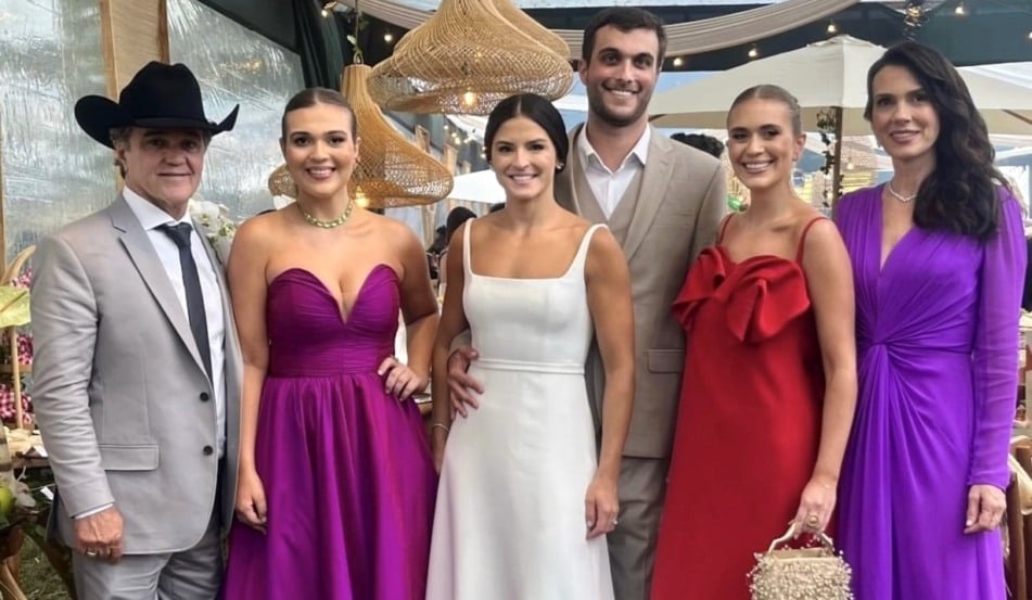 Beleza e romantismo no casamento de Mirella Merçon e Edilson Varejão