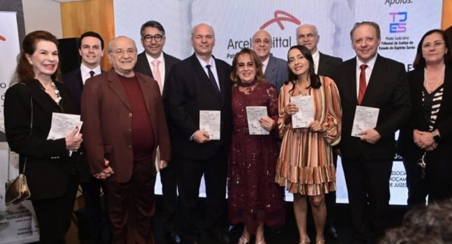 O lançamento do livro da Juíza Herminia Azoury, Karla Lopes e de Ana Paula Fraga diretamente de Paris