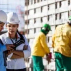 As vagas em destaque no ES são  de de carpinteiro, armador, bombeiro, pedreiro, operador cremalheira, auxiliar de obras, oficial, montador, pintor e eletricista. Foto: Divulgação / MRV