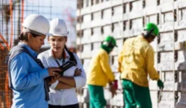 As vagas em destaque no ES são  de de carpinteiro, armador, bombeiro, pedreiro, operador cremalheira, auxiliar de obras, oficial, montador, pintor e eletricista. Foto: Divulgação / MRV