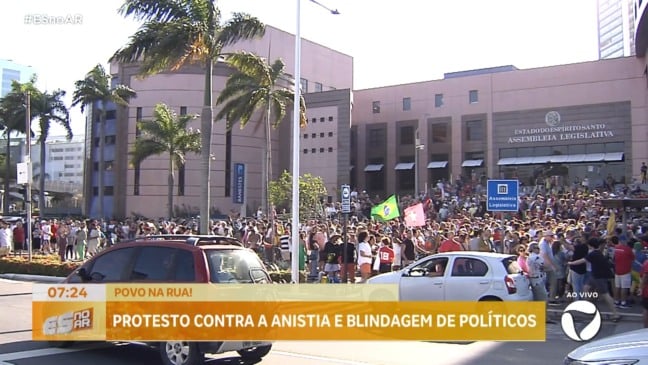 Protesto em Vitória contra PEC da blindagem e anistia