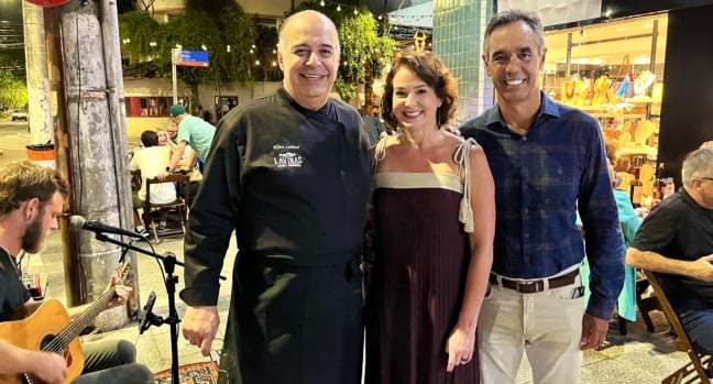 Jantar na calçada, uma autêntica festa que promete firmar-se no calendário da Praia do Canto