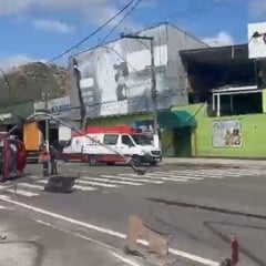 Acidente com carro do Corpo de Bombeiros em Cariacica