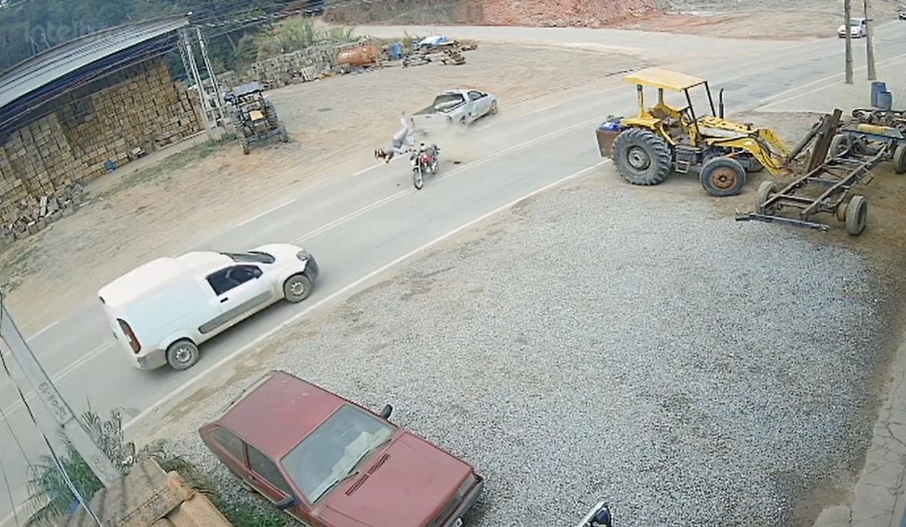 Acidente com motociclista em Rio Posmosser