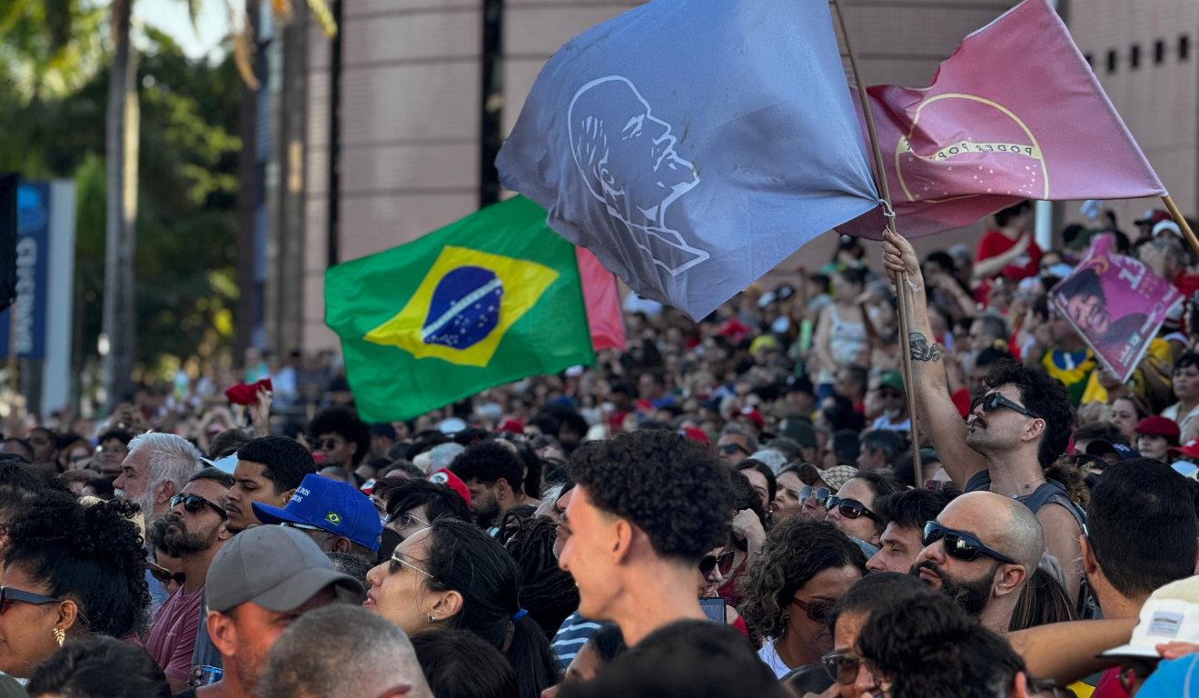 Manifestantes se concentram em frente à Assembleia Legislativa do Espírito Santo em ato contra a PEC da Blindagem e o projeto de anistia/Crédito: Lucas Stefanelli/ Mandato Camila Valadão