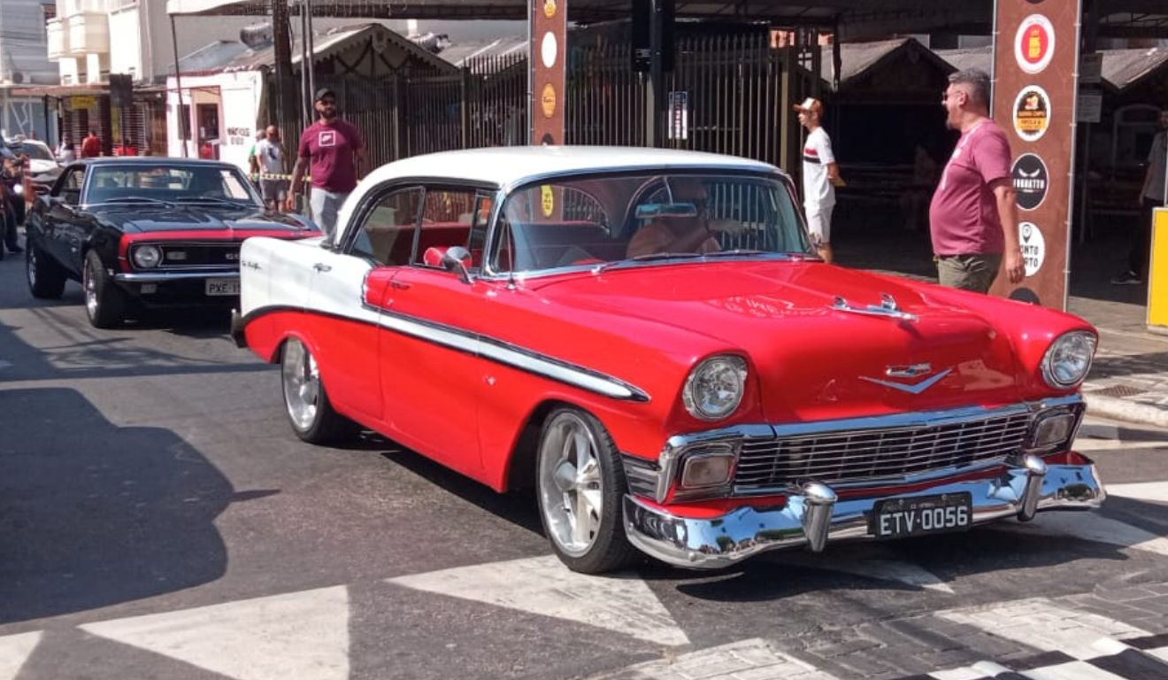 Chevrolet Bel Air Sport Sedan 4.3 V8 Powerglide - 1956 (Foto: Divulgação)