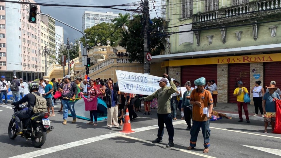 Manifestantes no Palácio (Foto: Thiago Soares)