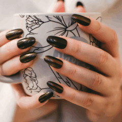 Unhas que vão ser tendência para o mês de outubro/Foto Canva