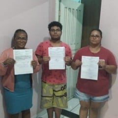 Família sofre à espera de consulta com especialista para adolescente que tem cisto e não consegue mais ir para escola. Foto: Arquivo pessoal
