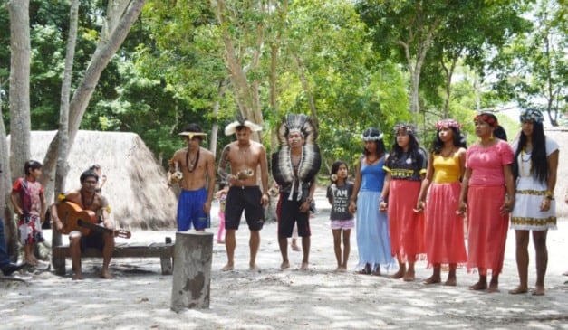 Indígenas em aldeia de Aracruz