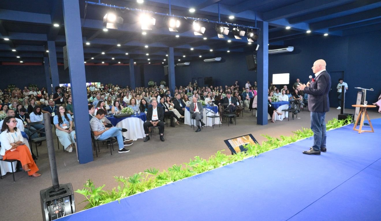Leandro Karnal fala sobre ética na Acaps Trade Show