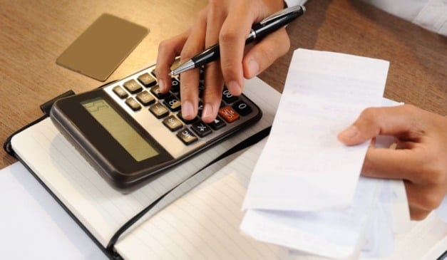 As leis orçamentárias favorecem a transparência e o controle dos recursos públicos, não apenas porque veiculam os valores de despesas e receitas públicas. Foto: Freepik