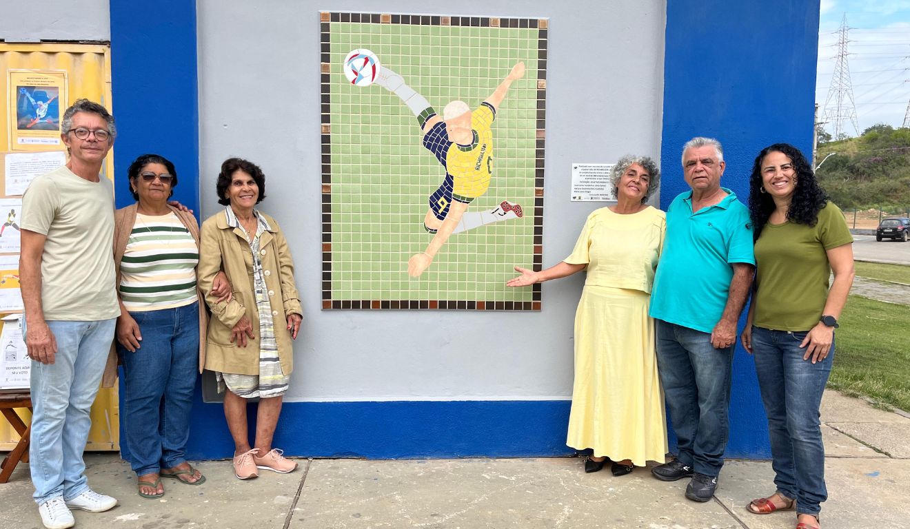 Mosaico em homenagem a gol de Richarlison exposto na Estação Cidadania-Esporte. Foto: Divulgação/Prefeitura de Cariacica