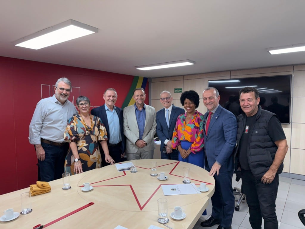 Reunião da cúpula petista capixaba com o presidente nacional do PT, Edinho Silva (foto: Ascom/Fabiano Contarato)