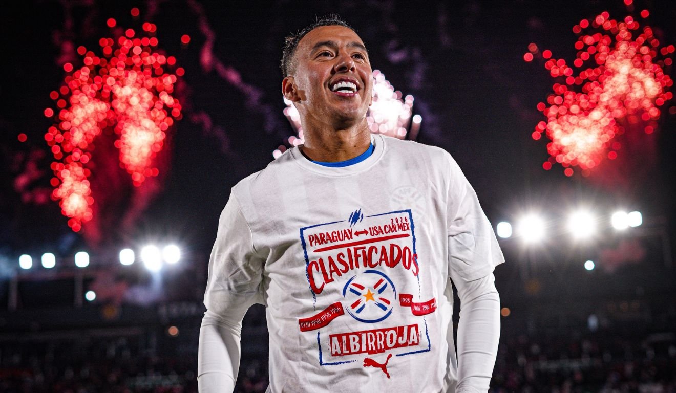 Alejandro "Kaku" Romero em celebração da classificação do Paraguai para a Copa do Mundo