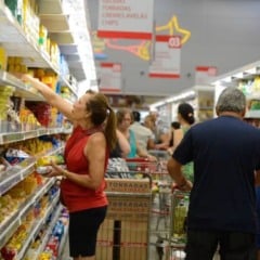 Um dos principais objetivos dos juros altos é conter o consumo. Crédito: Tânia Rêgo/ Agência Brasil/ Arquivo