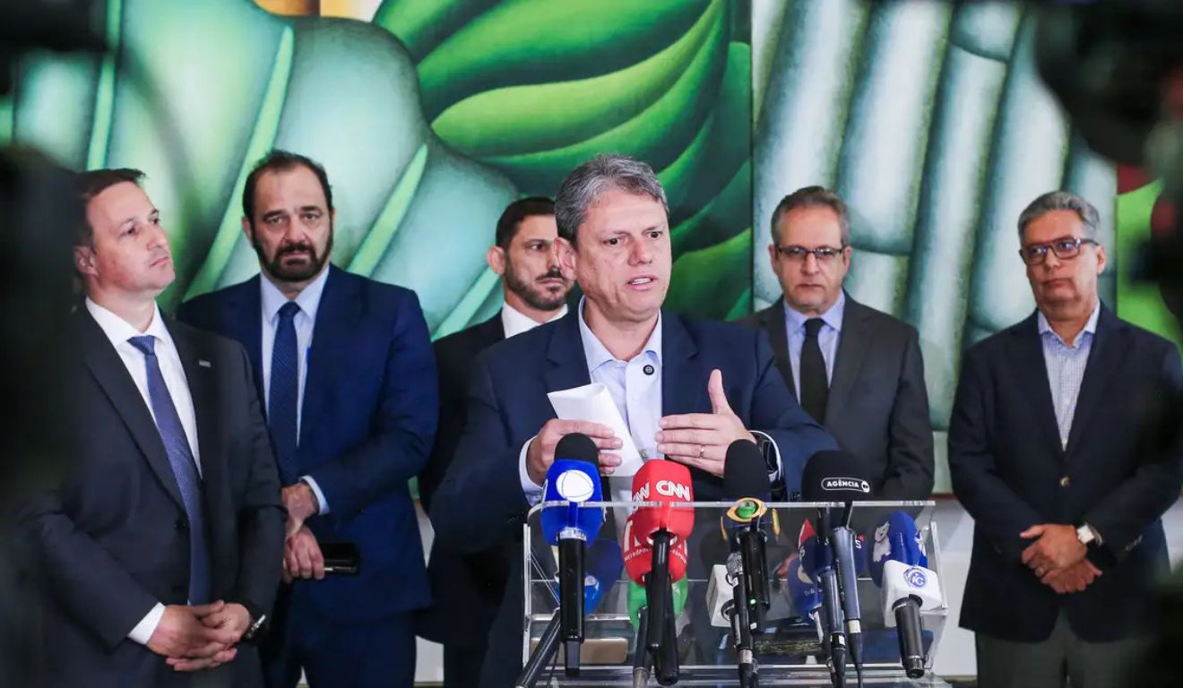 Tarcísio em coletiva