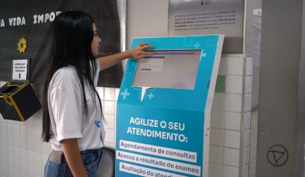 Totem de atendimento em unidade de saúde de Vitória