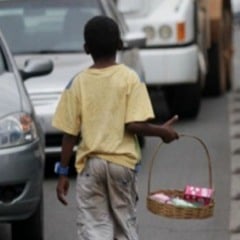 Em 2024, uma em cada cinco crianças e adolescentes em situação de trabalho infantil trabalhava 40 horas ou mais por semana. Foto: Divulgação/ Prefeitura de Rio das ostras