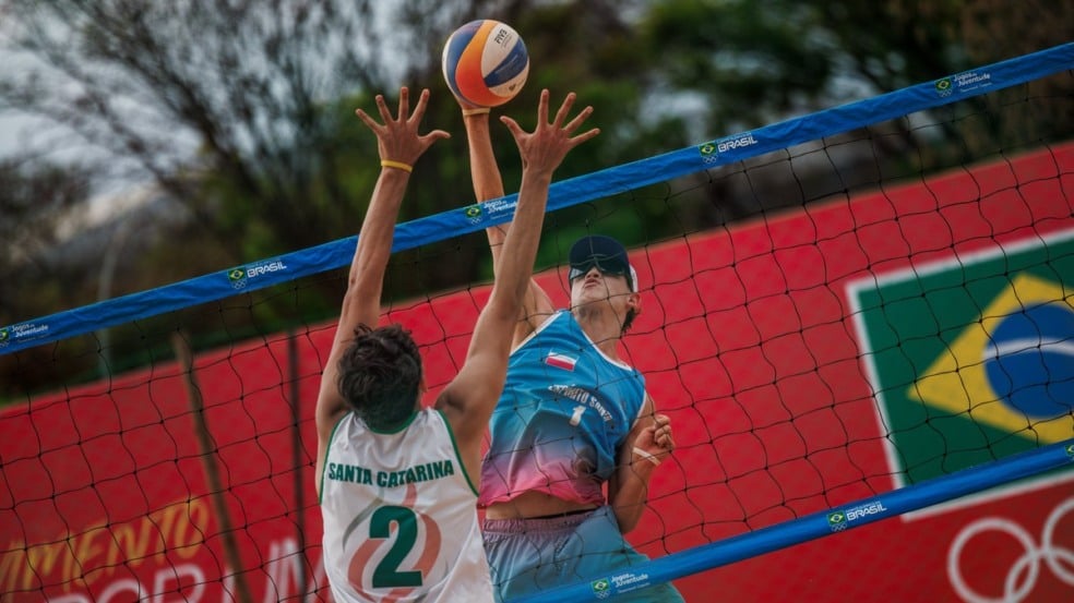 2025.09.19 - Brasilia/DF - Jogos da Juventude CAIXA Brasilia 2025 - Local: CICB - Cerimonia de Premiação do Volei de Praia Masculino - 1 Divisao - Ouro Gabriel/Joao Alvaro(MS), Prata: Nicolas/Matheus (RO) , Bronze: Bernardo/Gabriel (ES) - Foto: Juliana Avila/COB - IG: @javilaphotos/@timebrasil