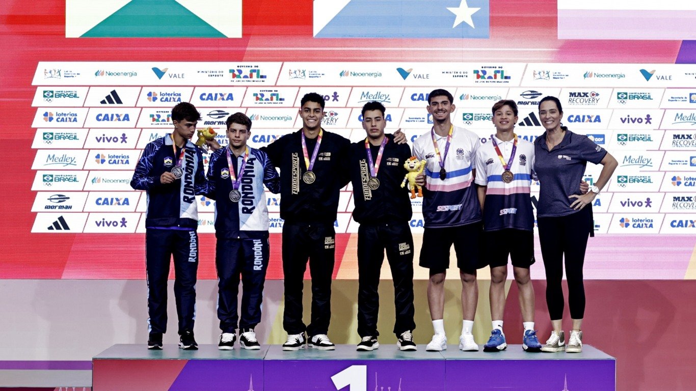 	2025.09.19 - Brasilia/DF - Jogos da Juventude CAIXA Brasilia 2025 - Local: CICB - Cerimonia de Premiação do Volei de Praia Masculino - 1 Divisao - Ouro Gabriel/Joao Alvaro(MS), Prata: Nicolas/Matheus (RO) , Bronze: Bernardo/Gabriel (ES) - Foto: Juliana Avila/COB - IG: @javilaphotos/@timebrasil