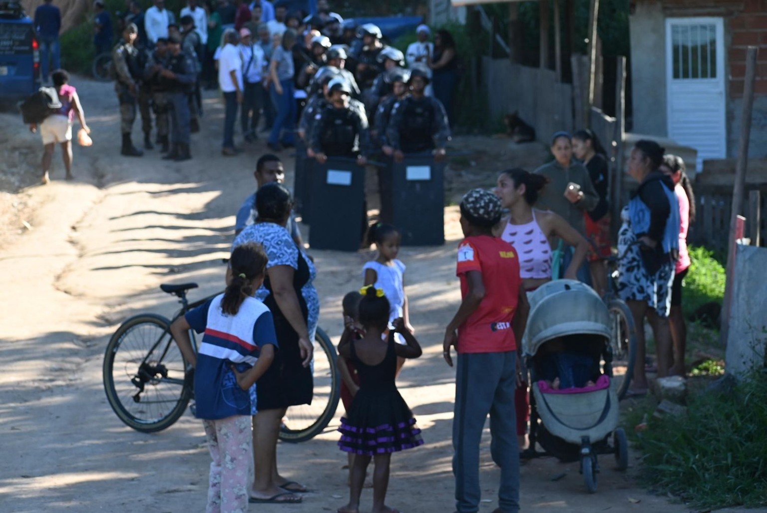reintegração de posse vila esperança (Foto: Thiago Soares)