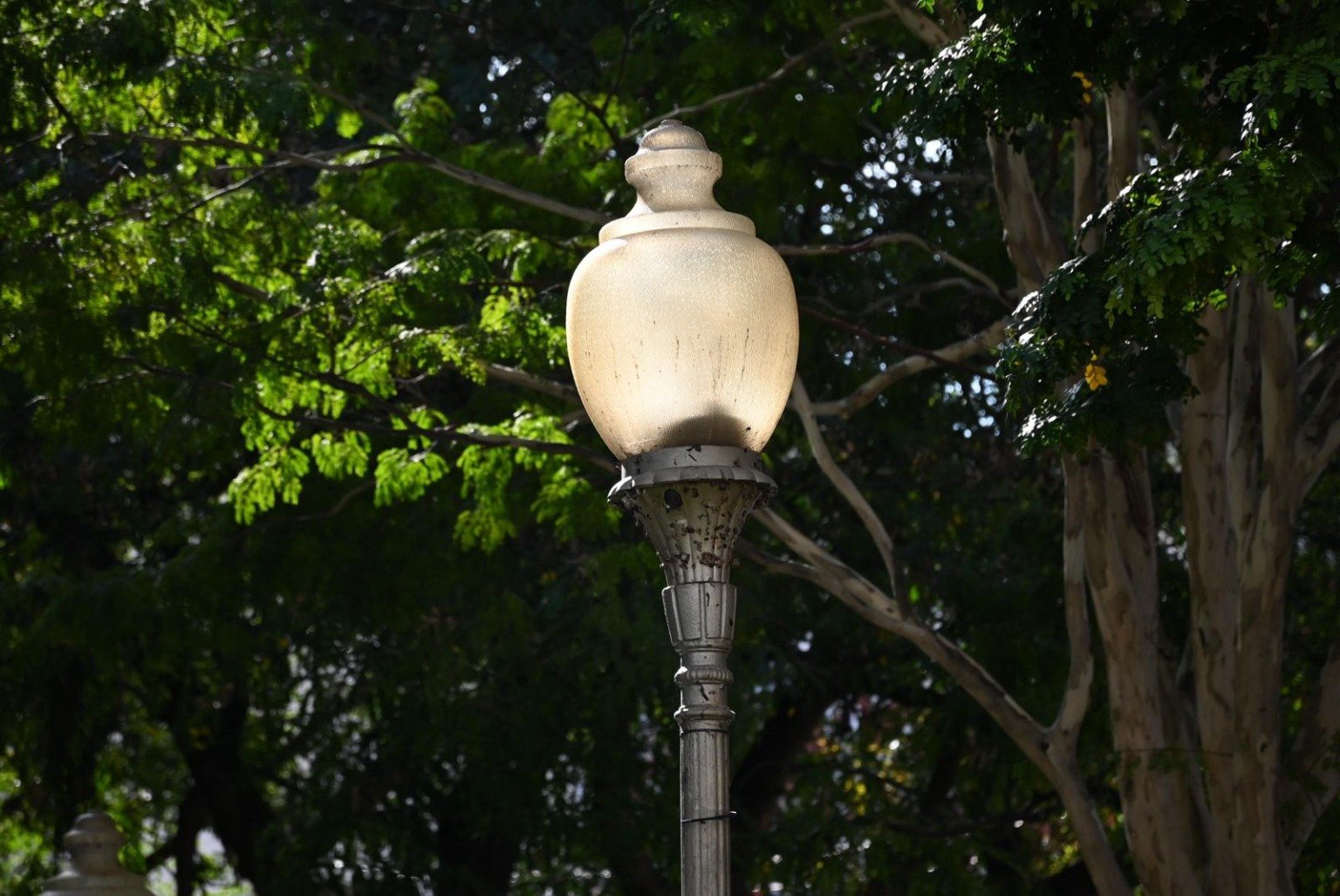 Lâmpada antiga da Praça Costa Pereira. Foto: Thiago Soares/Folha Vitória