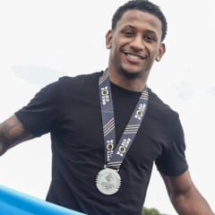 Yuri Falcão desfila em carro do Corpo de Bombeiros. Boxe.