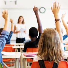 Crianças nas escolas