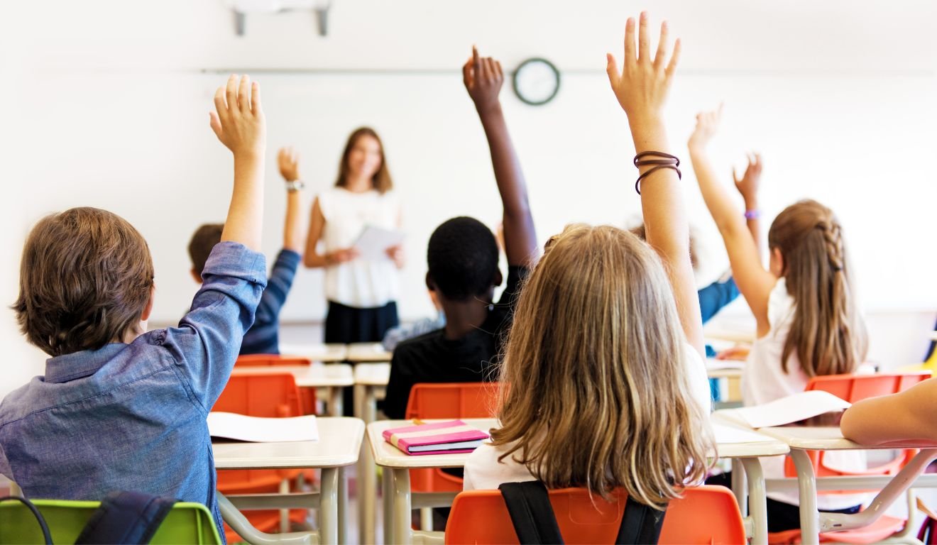 Crianças nas escolas