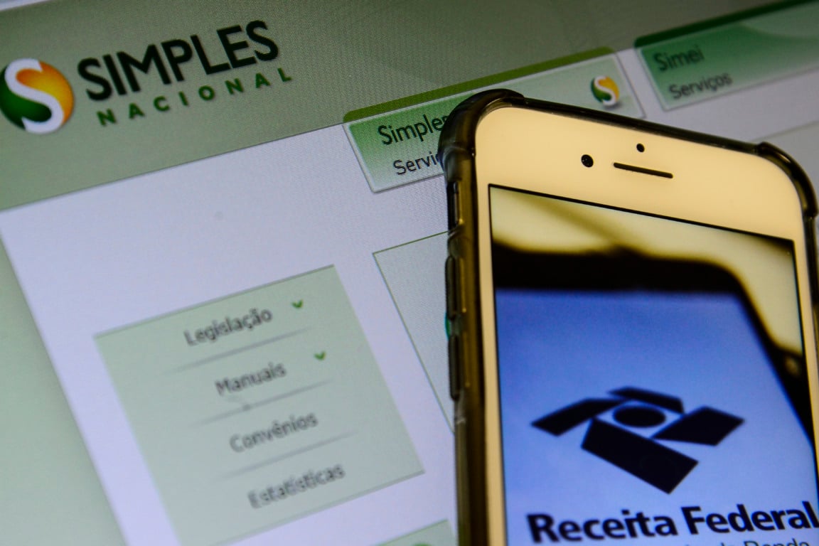 Empresas inscritas no Simples Nacional e afetadas pelo tarifaço terão impostos adiados. Crédito: Marcello Casal Jr/ Agência Brasil Empresas inscritas no Simples Nacional e afetadas pelo tarifaço terão impostos adiados. Crédito: Marcello Casal Jr/ Agência Brasil
