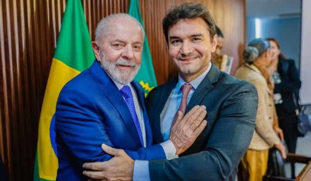 O presidente Lula e o ministro Celso Sabino. Foto: Ricardo Stuckert / PR
