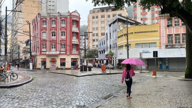 Previsão do tempo no ES dia de chuva
