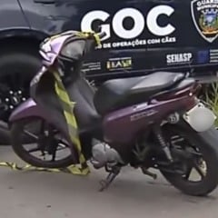 Casal foi atingido enquanto passava pela avenida em uma moto (Foto: Reprodução/TV Vitória)