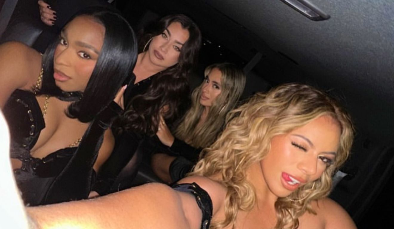 Quarteto se apresentou em show dos Jonas Brothers em Dallas, nos EUA (Foto: Reprodução/Instagram/@dinahjane) Quarteto se apresentou em show dos Jonas Brothers em Dallas, nos EUA (Foto: Reprodução/Instagram/@dinahjane)