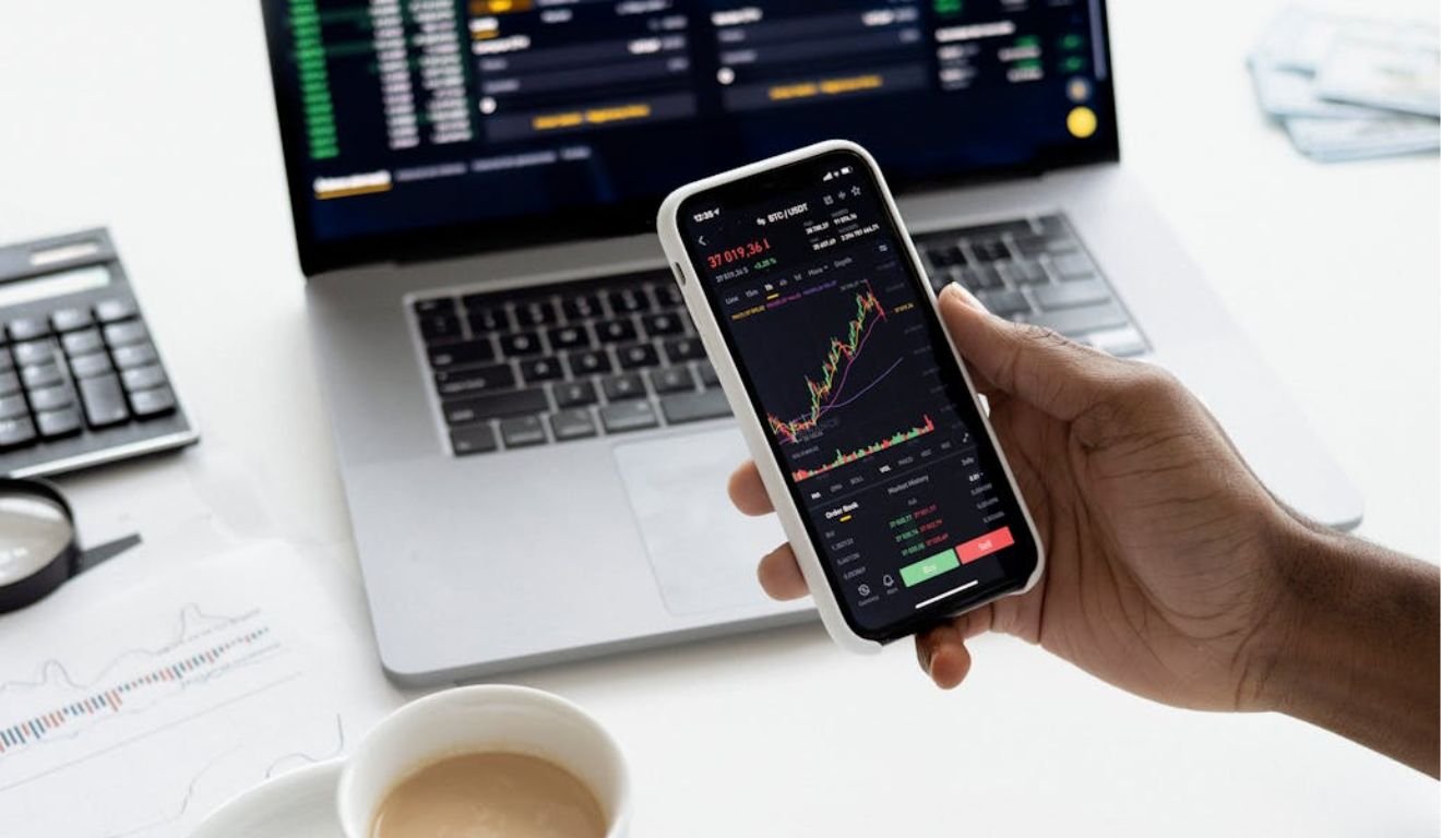 Tesouro Direto em parceria: vantagens de investir a dois