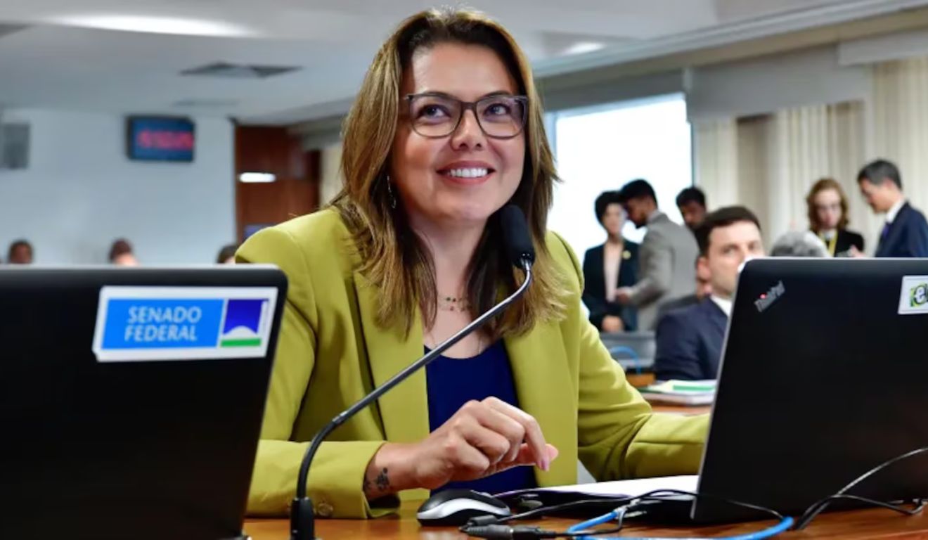 Leila Barros, conhecida como Leila do Vôlei, é uma senadora do Distrito Federal