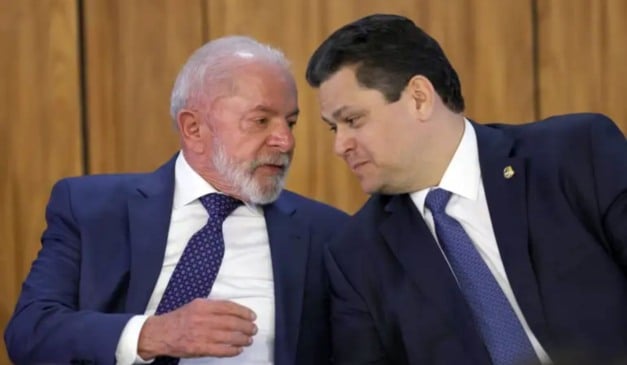 Lula e o presidente do Senado, Davi Alcolumbre