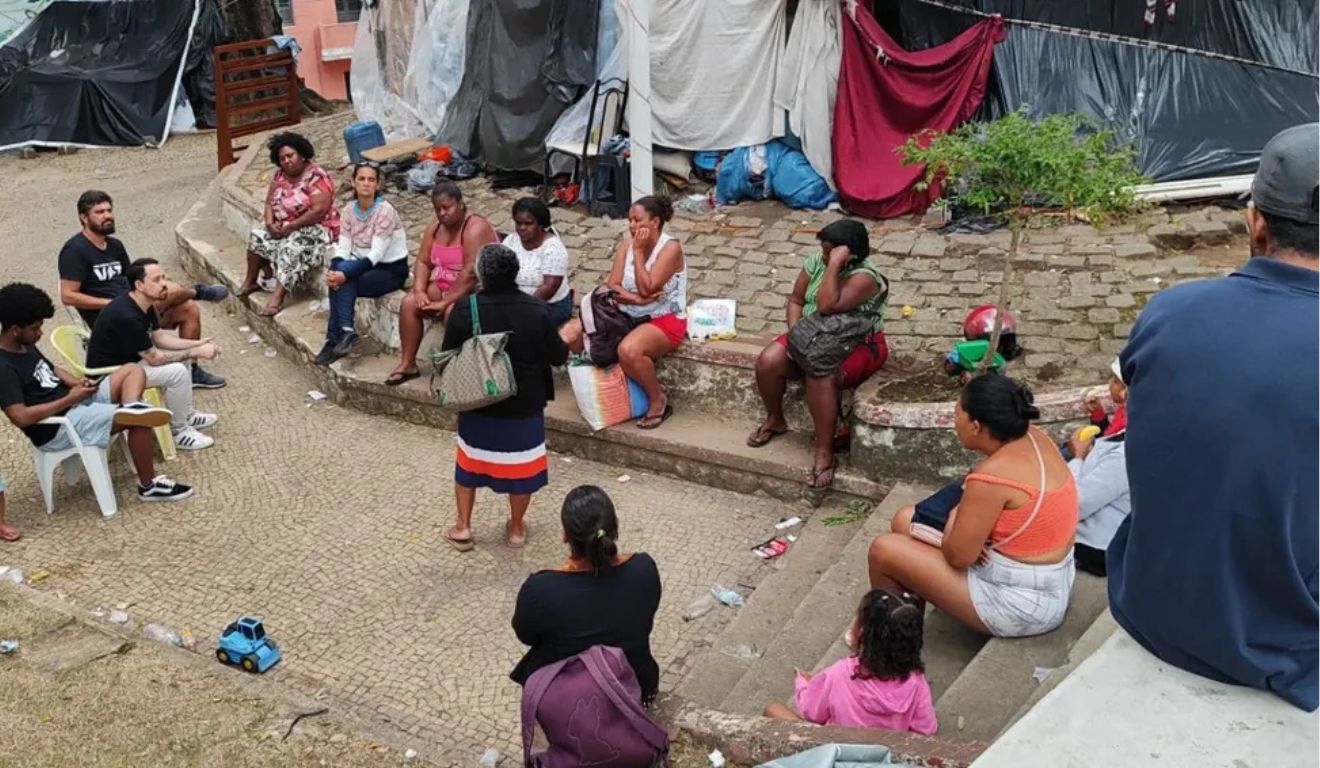 Ocupação da comunidade Vila Esperança no Centro de Vitória. Foto: Reprodução/Instagram @movimento_vat_es Ocupação da comunidade Vila Esperança no Centro de Vitória. Foto: Reprodução/Instagram @movimento_vat_es