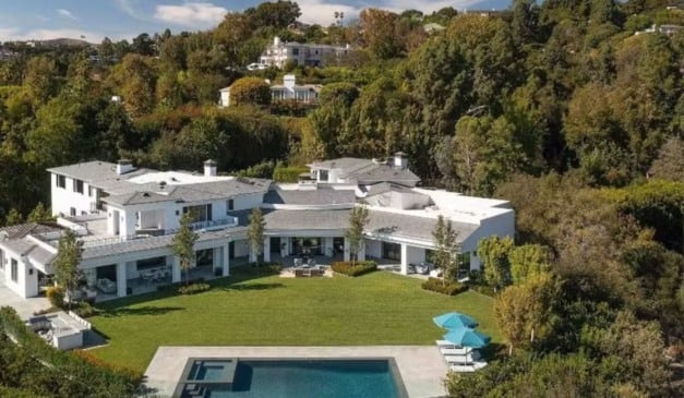 Vista aérea de parte da mansão de Jennifer Lopez e Ben Affleck